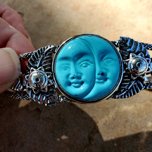 New Carved Double Moon Face 925 Silver Bracelet. - Picture 9 of 12